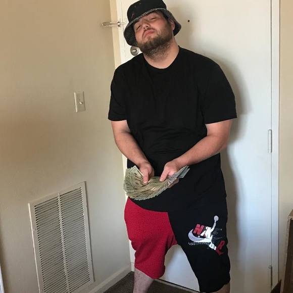 Meet your Posher, Aaron - Picture 1 of 1